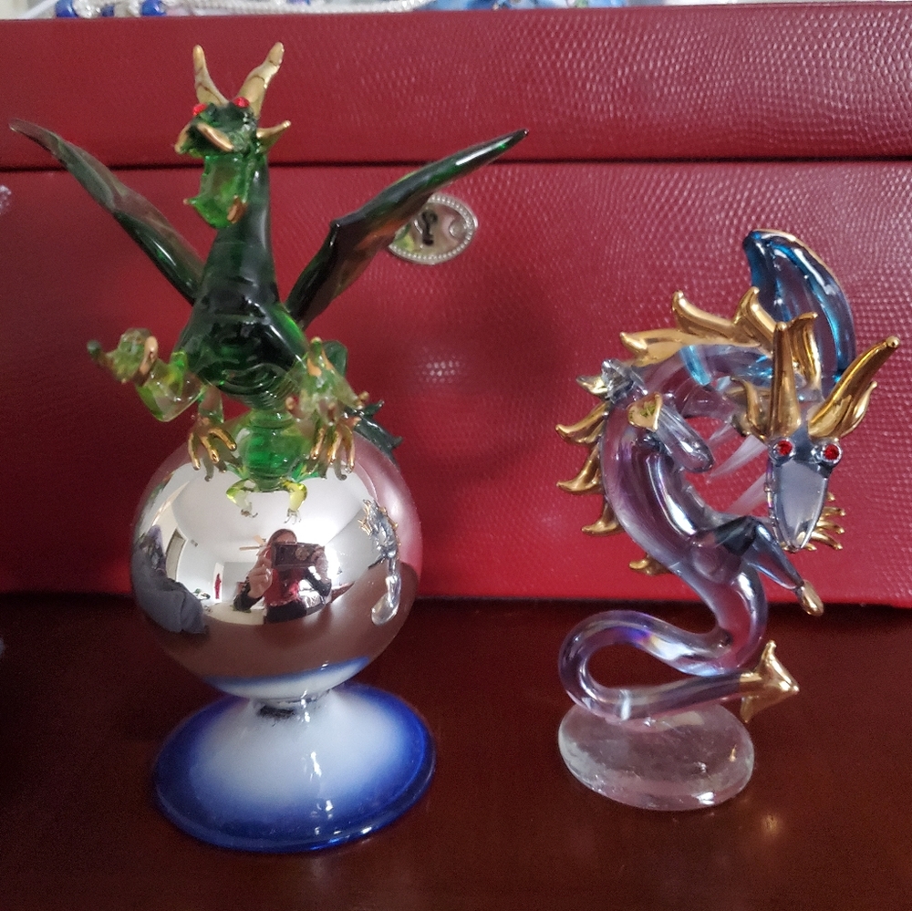 Glass dragons statues (damaged see description)